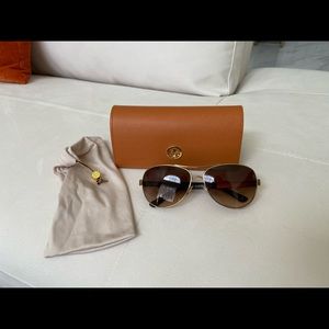 Authentic Tory Burch Aviator Sunglasses New